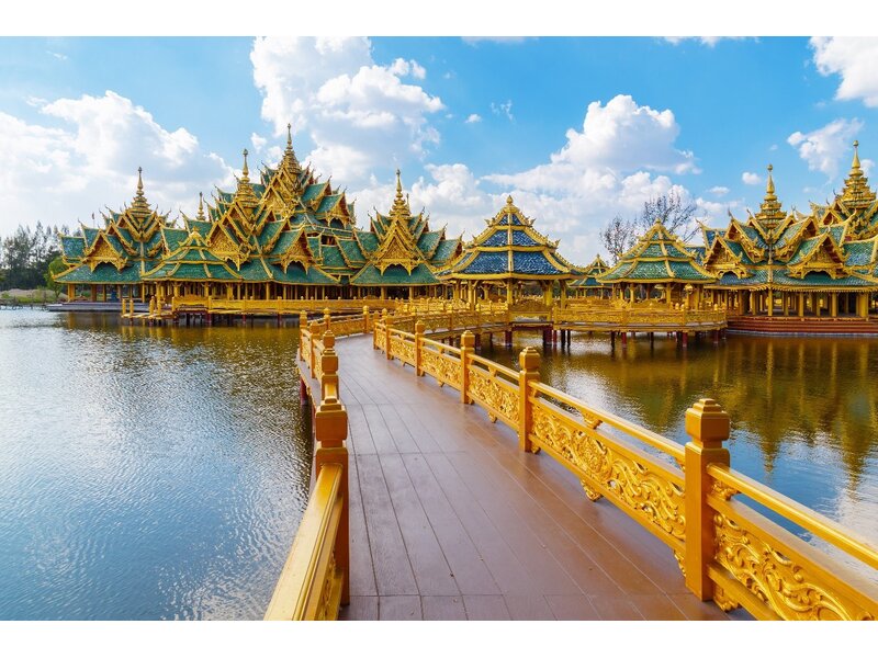 VI VU XỨ CHÙA VÀNG