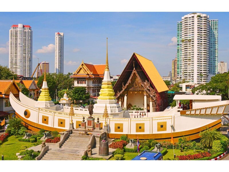 VI VU XỨ CHÙA VÀNG