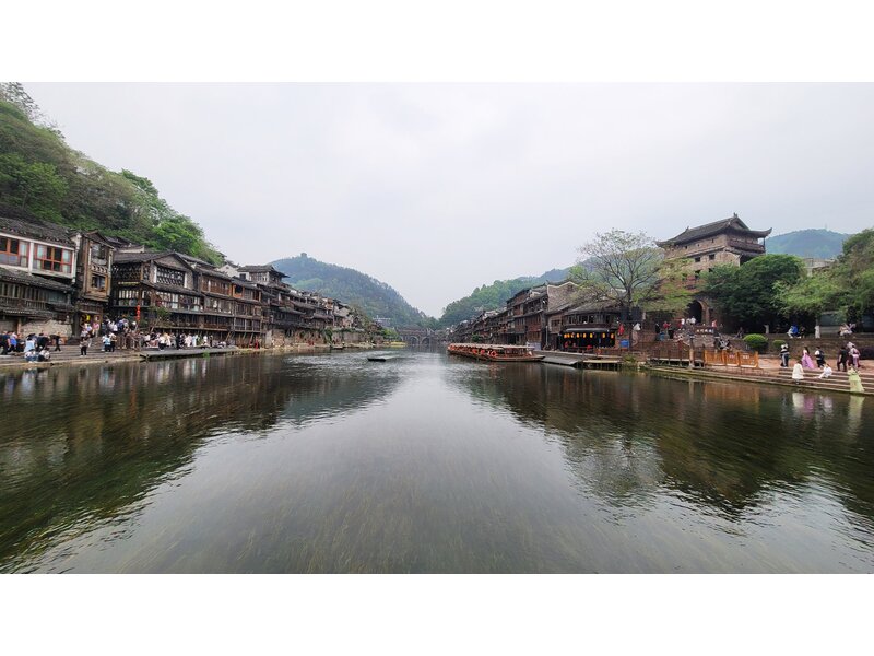 KHÁM PHÁ CỔ TRẤN PHƯỢNG HOÀNG