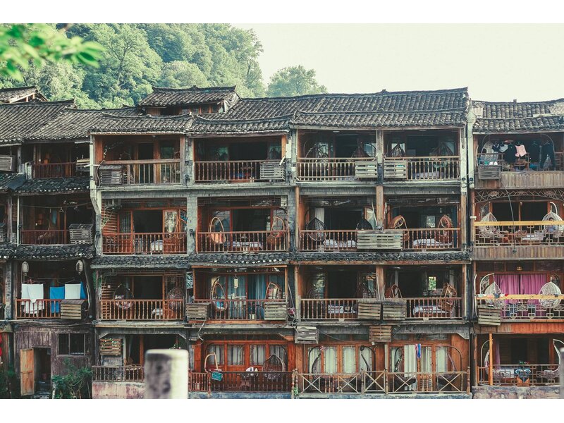 KHÁM PHÁ CỔ TRẤN PHƯỢNG HOÀNG