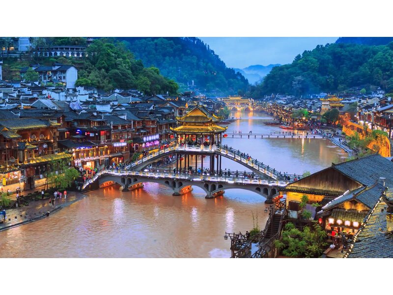 KHÁM PHÁ CỔ TRẤN PHƯỢNG HOÀNG