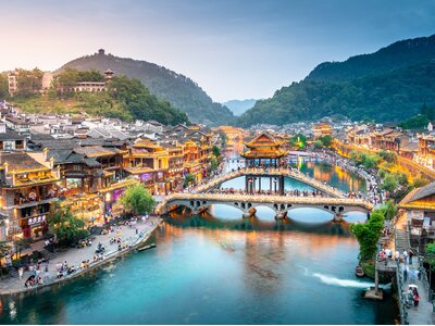 HÀNH TRÌNH KỲ ẢO TRƯƠNG GIA GIỚI