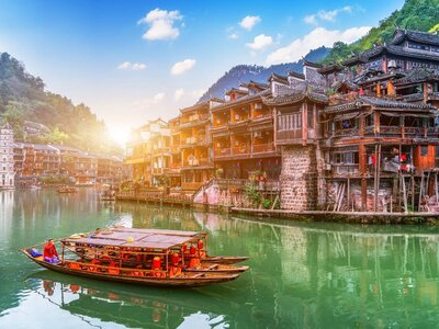 TRƯƠNG GIA GIỚI – VIÊN GIA GIỚI- THIÊN TỬ SƠN - PHƯỢNG HOÀNG CỔ TRẤN