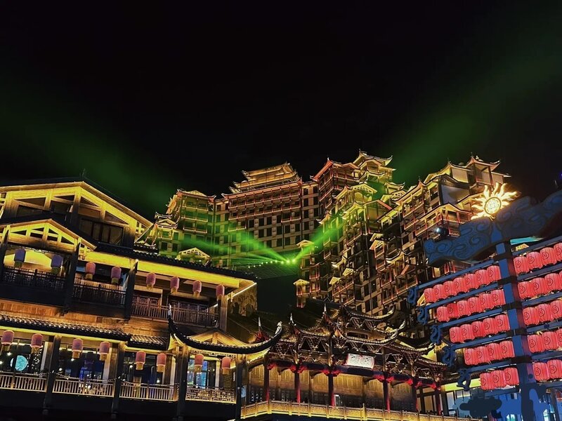 TAM HIỆP - TRƯƠNG GIA GIỚI – PHƯỢNG HOÀNG CỔ TRẤN